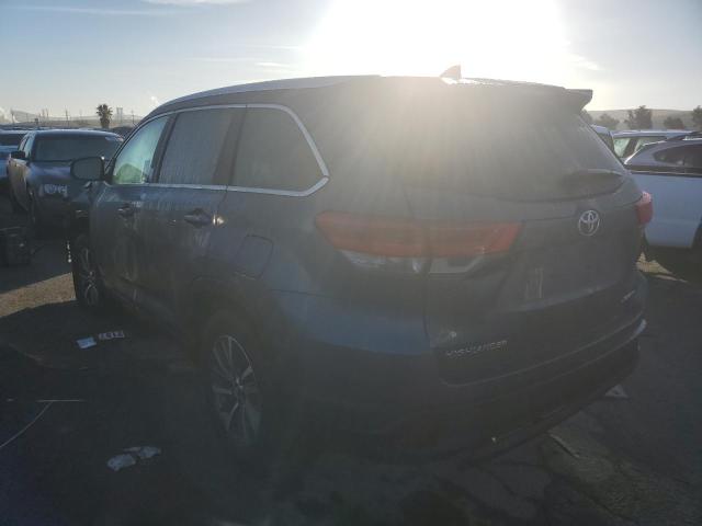 Photo 2 from auction – 2019 TOYOTA HIGHLANDER with VIN 5TDJZRFH5KS741255