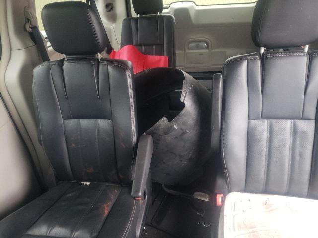 Photo 10 from auction – 2014 CHRYSLER TOWN & COU with VIN 2C4RC1CGXER310862