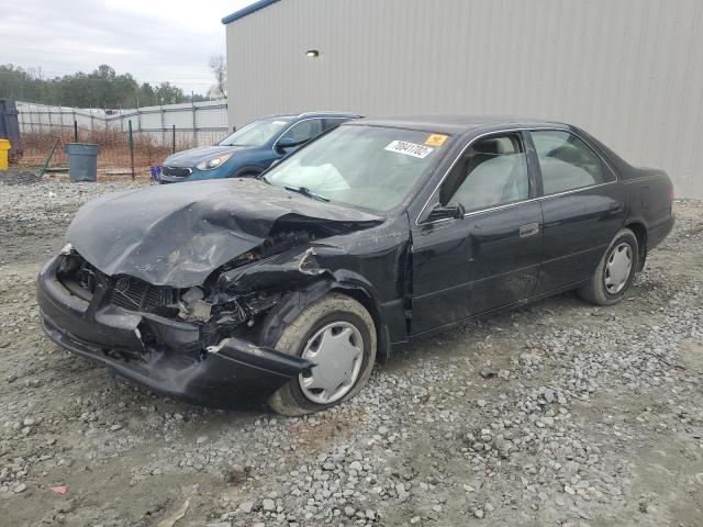 TOYOTA CAMRY CE 2000 with VIN 4T1BG22K1YU960796 - Photo from auction