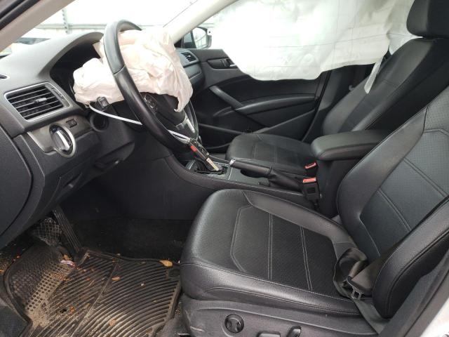 Photo 7 from auction – 2015 VOLKSWAGEN PASSAT S with VIN 1VWAT7A31FC067935