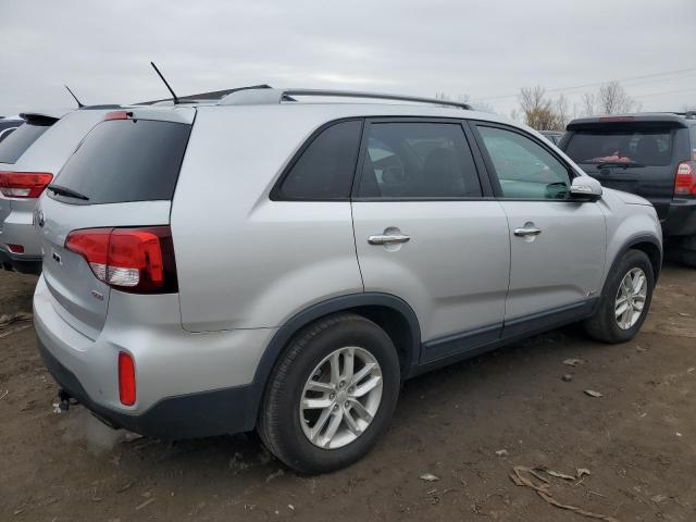 Photo 3 from auction – 2015 KIA SORENTO LX with VIN 5XYKTCA69FG561983