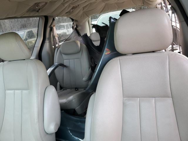 Photo 10 from auction – 2005 CHRYSLER TOWN & COU with VIN 2C8GP54L05R323293