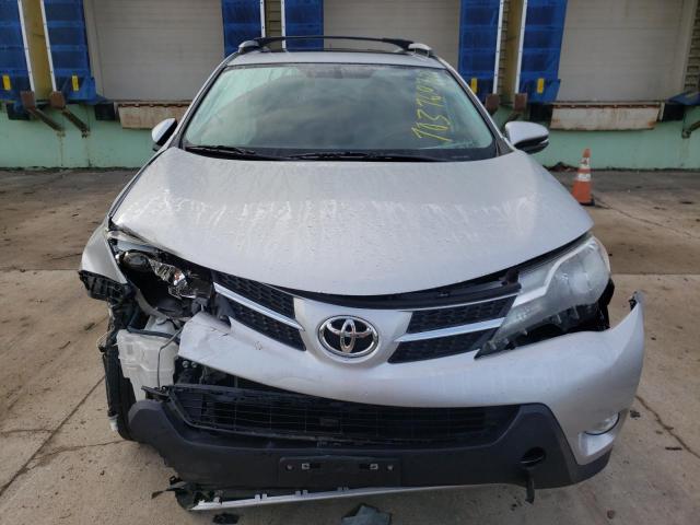 Photo 5 from auction – 2015 TOYOTA RAV4 XLE with VIN JTMRFREV8FD152575