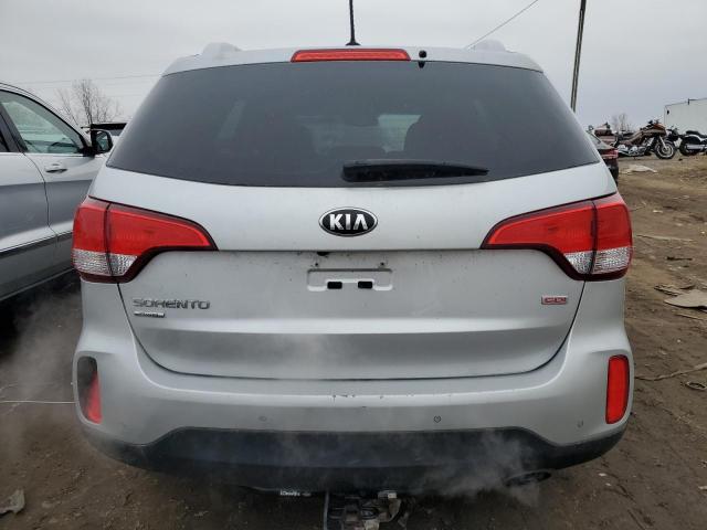 Photo 6 from auction – 2015 KIA SORENTO LX with VIN 5XYKTCA69FG561983