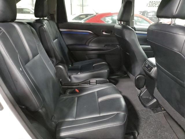 Photo 11 from auction – 2018 TOYOTA HIGHLANDER with VIN 5TDJZRFH9JS486575
