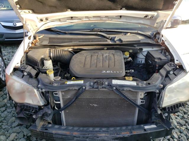 Photo 12 from auction – 2011 CHRYSLER TOWN & COU with VIN 2A4RR8DG0BR782578