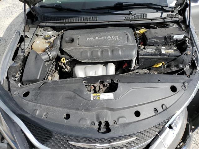 Photo 11 from auction – 2015 CHRYSLER 200 LIMITE with VIN 1C3CCCAB3FN533563