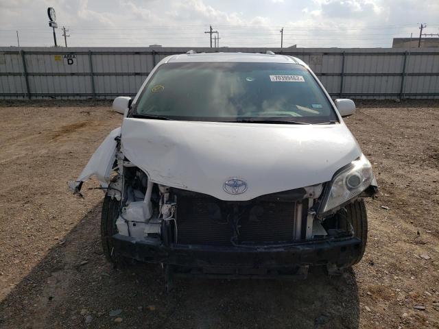 Photo 5 from auction – 2017 TOYOTA SIENNA XLE with VIN 5TDYZ3DC9HS804319