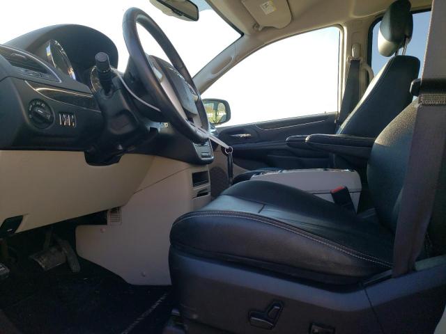Photo 7 from auction – 2016 CHRYSLER TOWN & COU with VIN 2C4RC1BG6GR245058