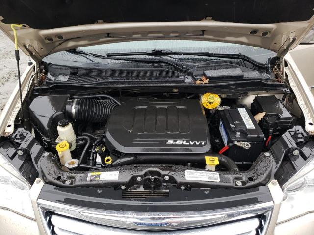 Photo 12 from auction – 2015 CHRYSLER TOWN & COU with VIN 2C4RC1CG2FR579097