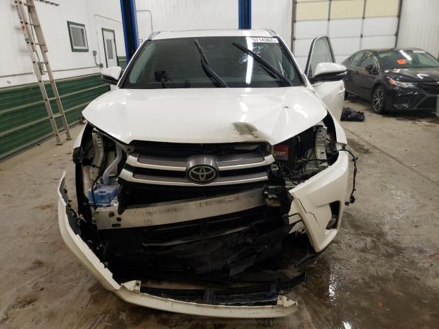 Photo 5 from auction – 2017 TOYOTA HIGHLANDER with VIN 5TDJZRFH4HS421241
