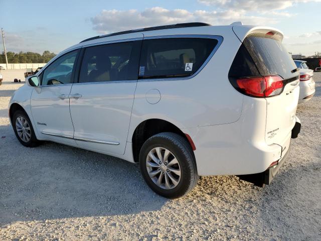 Photo 2 from auction – 2017 CHRYSLER PACIFICA T with VIN 2C4RC1BGXHR837838