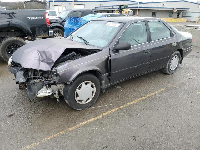 TOYOTA CAMRY CE 2000 with VIN 4T1BG22K4YU996417 - Photo from auction