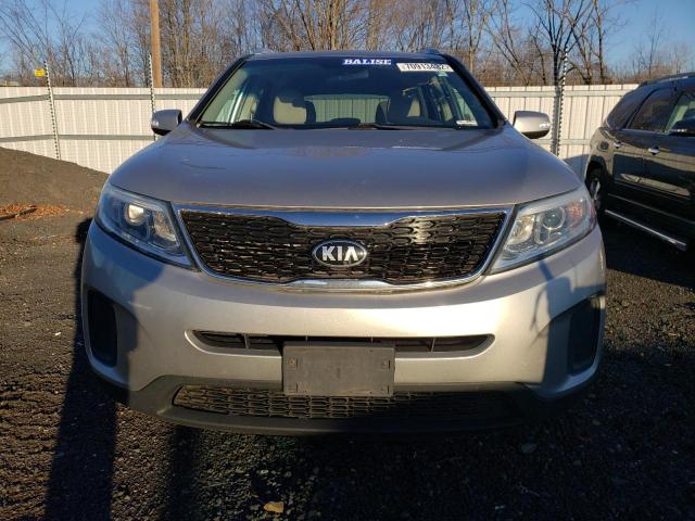 Photo 5 from auction – 2015 KIA SORENTO LX with VIN 5XYKTDA78FG570950