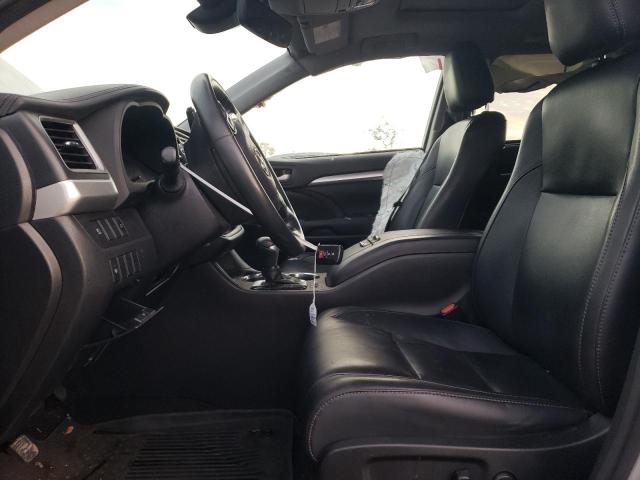 Photo 7 from auction – 2017 TOYOTA HIGHLANDER with VIN 5TDJGRFHXHS033193