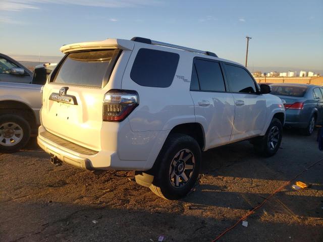 Photo 3 from auction – 2018 TOYOTA 4RUNNER SR with VIN JTEBU5JR2J5610053