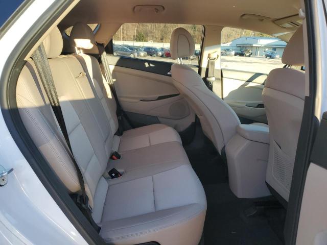 Photo 11 from auction – 2018 HYUNDAI TUCSON SE with VIN KM8J2CA44JU622754