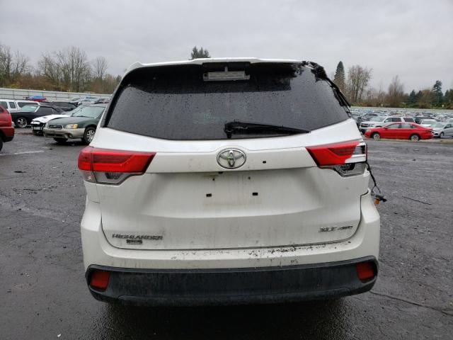 Photo 6 from auction – 2018 TOYOTA HIGHLANDER with VIN 5TDJZRFH4JS819880
