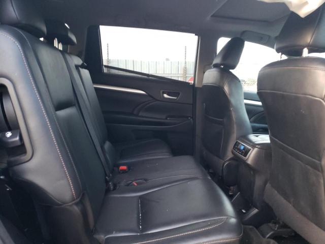 Photo 10 from auction – 2017 TOYOTA HIGHLANDER with VIN 5TDJGRFHXHS033193