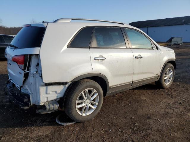Photo 3 from auction – 2015 KIA SORENTO LX with VIN 5XYKTCA68FG584641