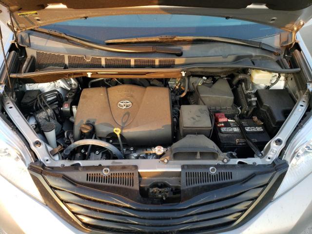 Photo 12 from auction – 2017 TOYOTA SIENNA with VIN 5TDZZ3DC8HS859820