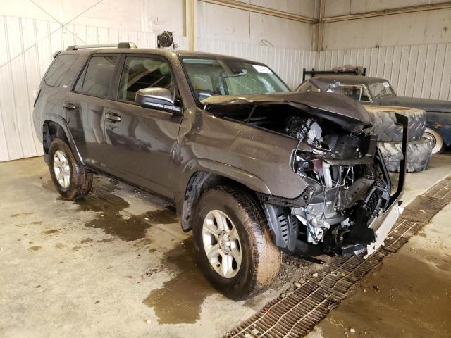 Photo 4 from auction – 2022 TOYOTA 4RUNNER SR with VIN JTEEU5JR0N5263017