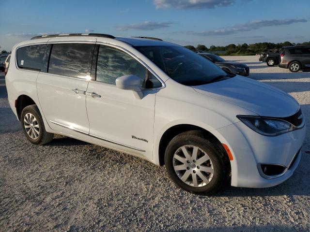 Photo 4 from auction – 2017 CHRYSLER PACIFICA T with VIN 2C4RC1BGXHR837838
