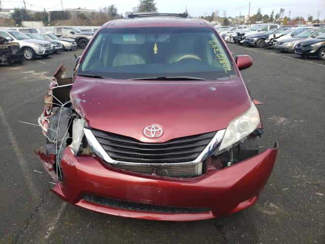 Photo 5 from auction – 2011 TOYOTA SIENNA XLE with VIN 5TDYK3DC8BS140512