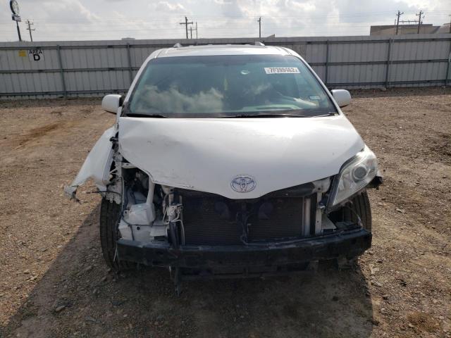 Photo 12 from auction – 2017 TOYOTA SIENNA XLE with VIN 5TDYZ3DC9HS804319
