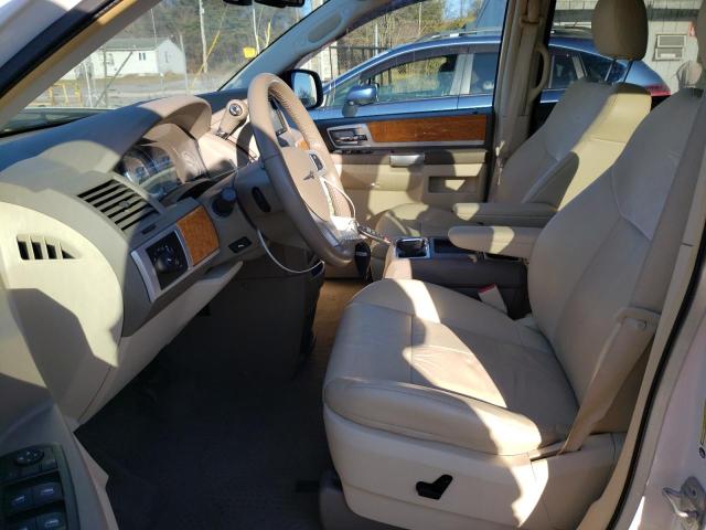 Photo 7 from auction – 2010 CHRYSLER TOWN & COU with VIN 2A4RR6DX0AR136623