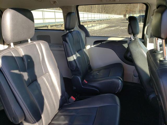 Photo 11 from auction – 2016 CHRYSLER TOWN & COU with VIN 2C4RC1BG6GR245058