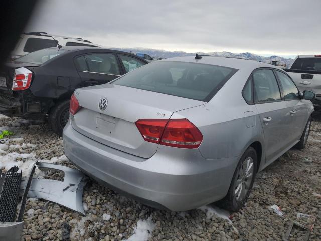 Photo 3 from auction – 2015 VOLKSWAGEN PASSAT S with VIN 1VWAT7A34FC036078