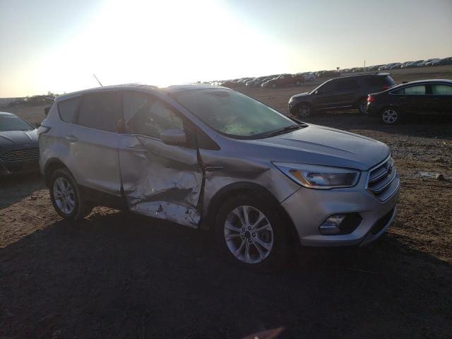 Photo 4 from auction – 2017 FORD ESCAPE SE with VIN 1FMCU9GD5HUD07632