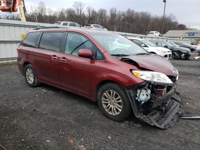 Photo 4 from auction – 2015 TOYOTA SIENNA XLE with VIN 5TDYK3DC0FS660743
