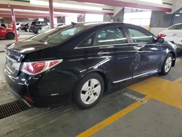 Photo 3 from auction – 2012 HYUNDAI SONATA HYB with VIN KMHEC4A43CA022848