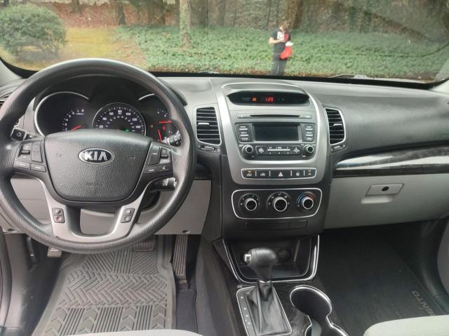 Photo 9 from auction – 2015 KIA SORENTO LX with VIN 5XYKT4A79FG597610