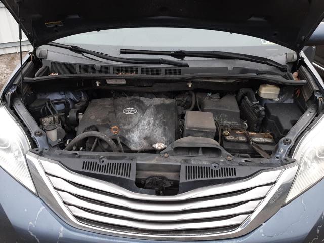 Photo 12 from auction – 2017 TOYOTA SIENNA XLE with VIN 5TDYZ3DC2HS810169