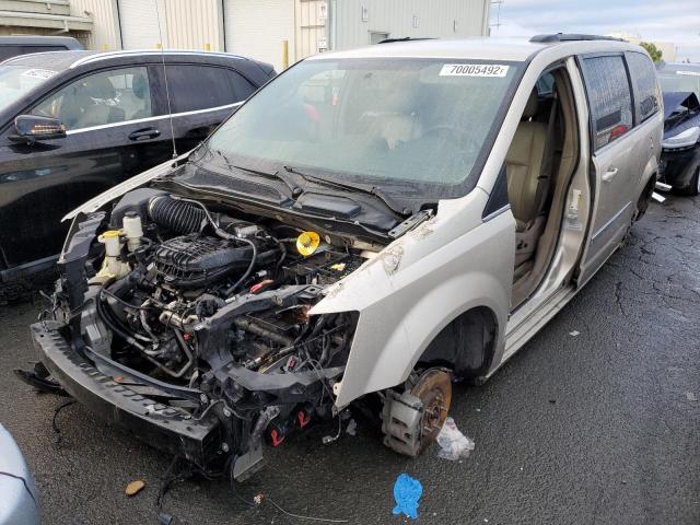 CHRYSLER TOWN & COU 2015 with VIN 2C4RC1BG4FR739482 - Photo from auction