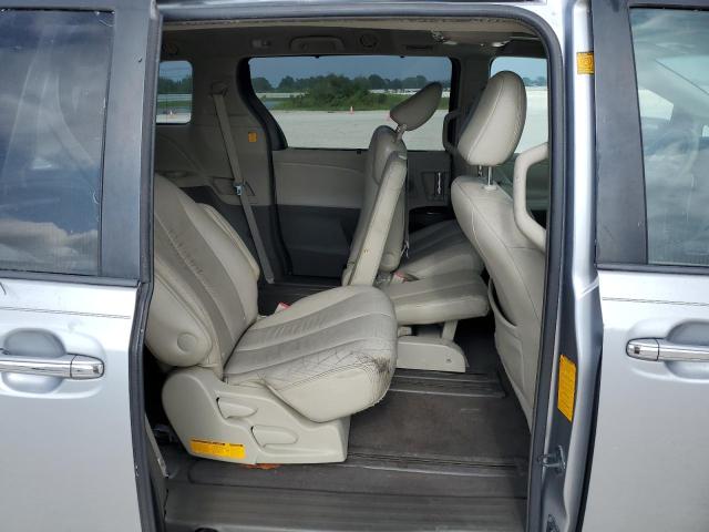 Photo 11 from auction – 2011 TOYOTA SIENNA XLE with VIN 5TDYK3DC4BS062407