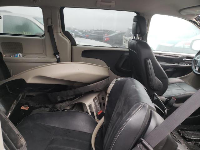 Photo 10 from auction – 2016 CHRYSLER TOWN & COU with VIN 2C4RC1BG8GR267532