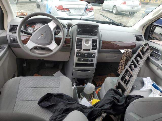 Photo 8 from auction – 2010 CHRYSLER TOWN & COU with VIN 2A4RR2D12AR456448