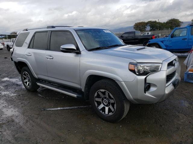 Photo 4 from auction – 2018 TOYOTA 4RUNNER SR with VIN JTEBU5JR8J5545354