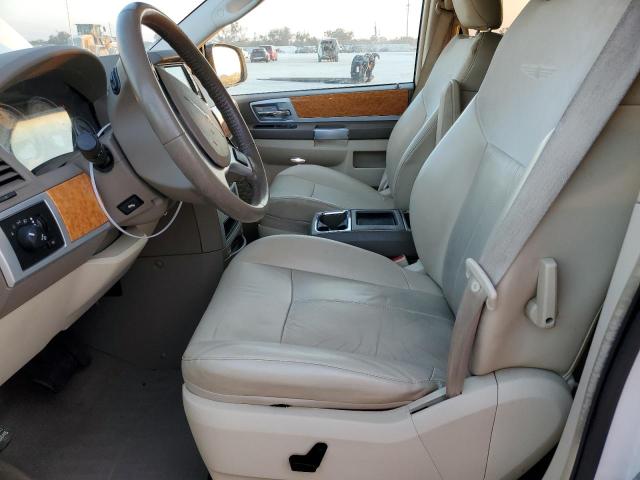 Photo 7 from auction – 2010 CHRYSLER TOWN & COU with VIN 2A4RR6DX0AR123774