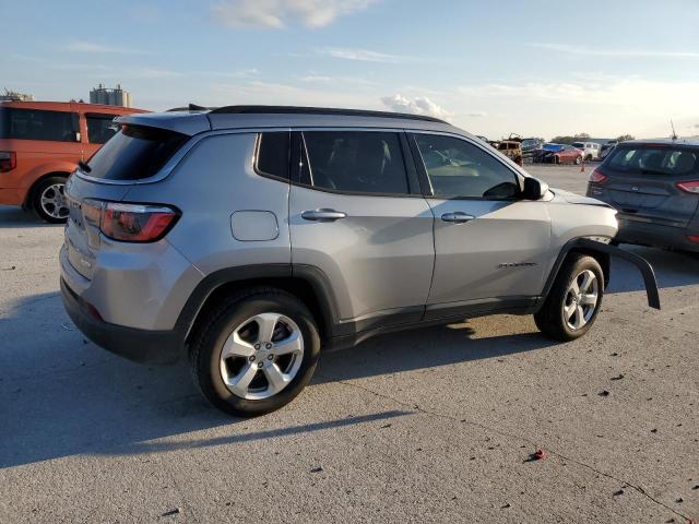 Photo 3 from auction – 2017 JEEP COMPASS LA with VIN 3C4NJDBB5HT633536