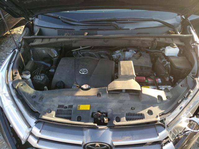 Photo 12 from auction – 2019 TOYOTA HIGHLANDER with VIN 5TDKZRFH6KS560122