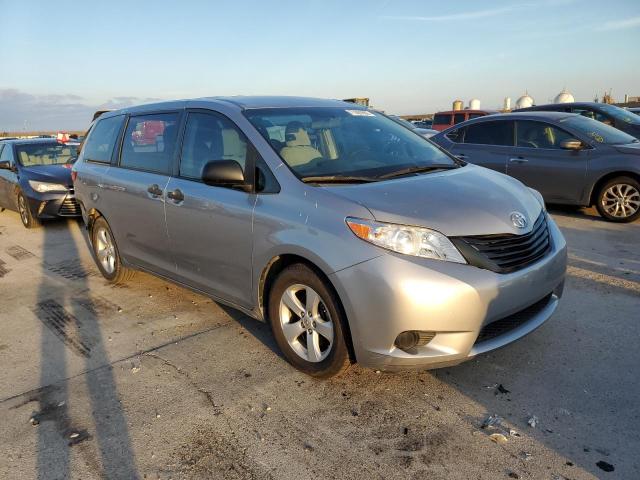 Photo 4 from auction – 2017 TOYOTA SIENNA with VIN 5TDZZ3DC4HS818035