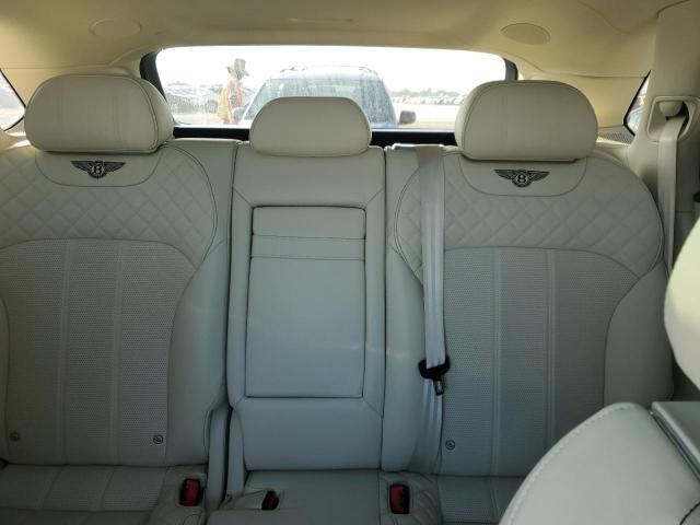 Photo 10 from auction – 2018 BENTLEY BENTAYGA with VIN SJAAC2ZV5JC017514