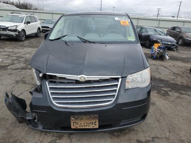 Photo 5 from auction – 2010 CHRYSLER TOWN & COU with VIN 2A4RR2D12AR456448