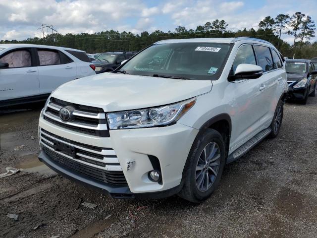 TOYOTA HIGHLANDER 2017 with VIN 5TDKZRFH4HS514619 - Photo from auction