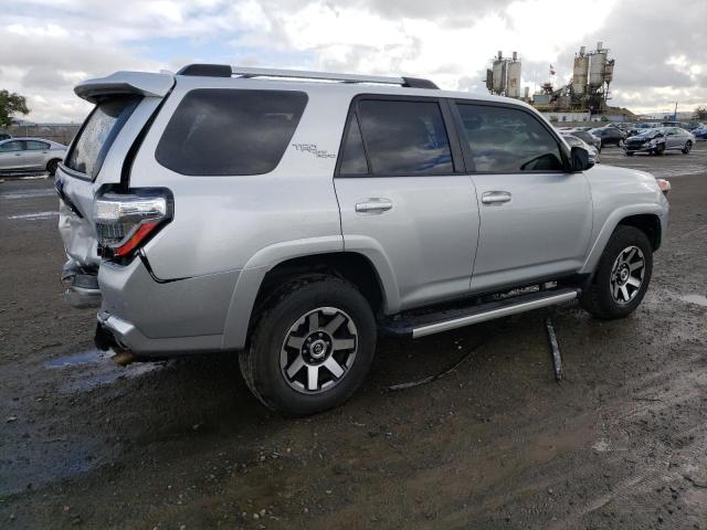 Photo 3 from auction – 2018 TOYOTA 4RUNNER SR with VIN JTEBU5JR8J5545354